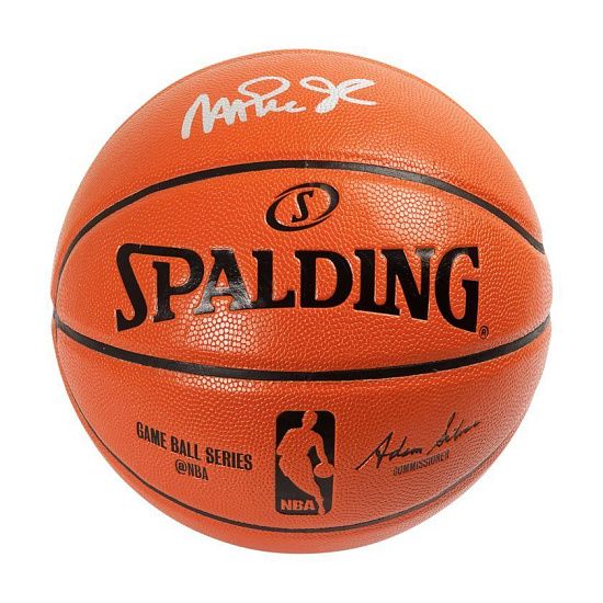 Профессиональный баскетбольный мяч с автографом Мэджика Джонсона - подробное фото